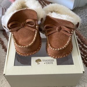 Tucker + Tate Tan Baby Moccasins with Bow